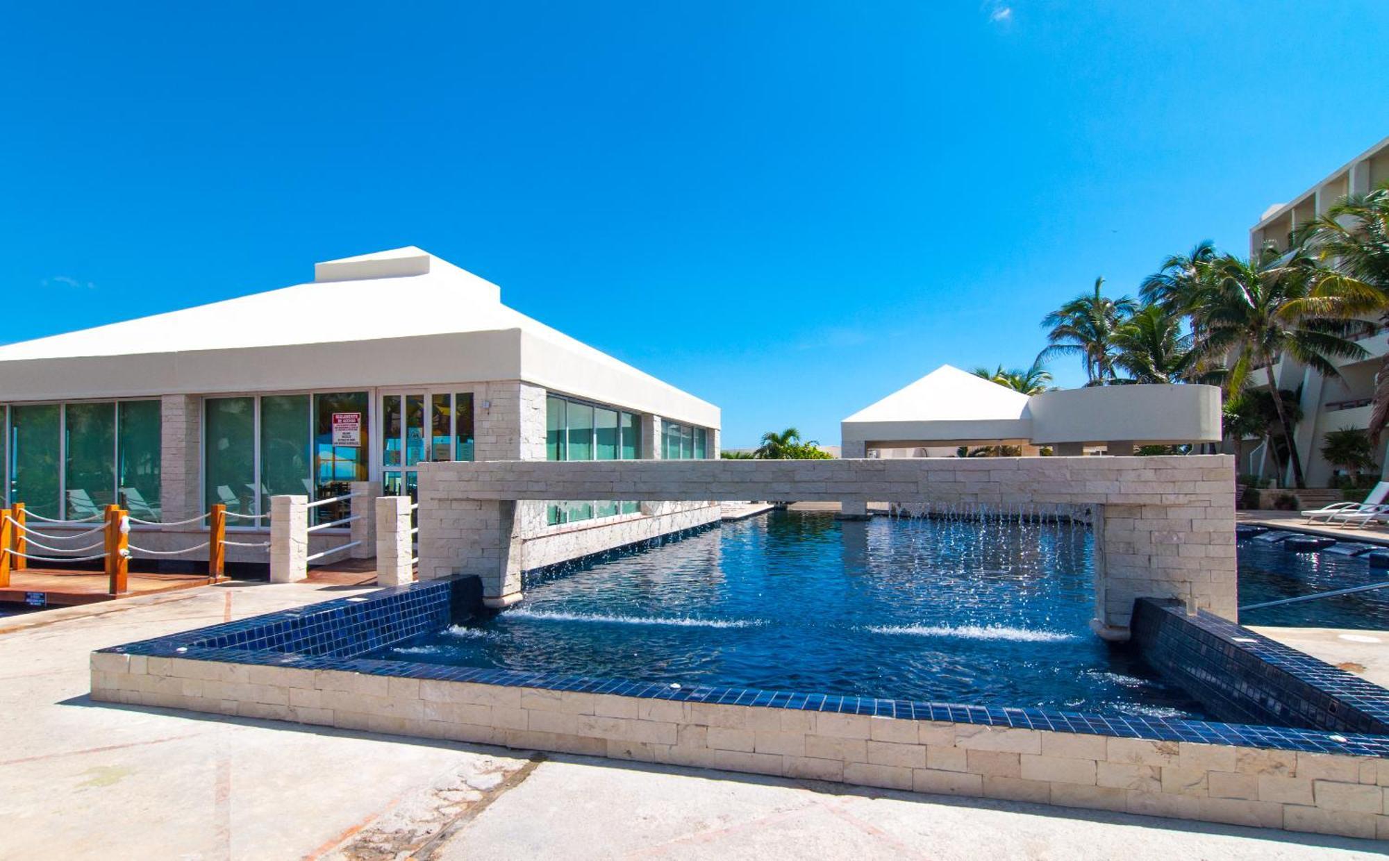 Solymar Condo Beach Resort By Casago Cancun Exterior photo